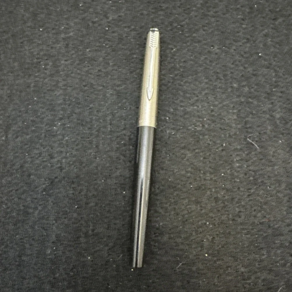 vintage Parker 45 fountain pen WC Made In France 1980's Black Body Silver Tone